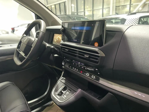 Peugeot Traveller 2025 VIP