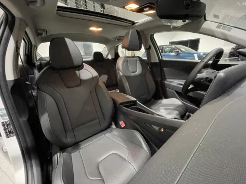 Hyundai Elantra 2025 