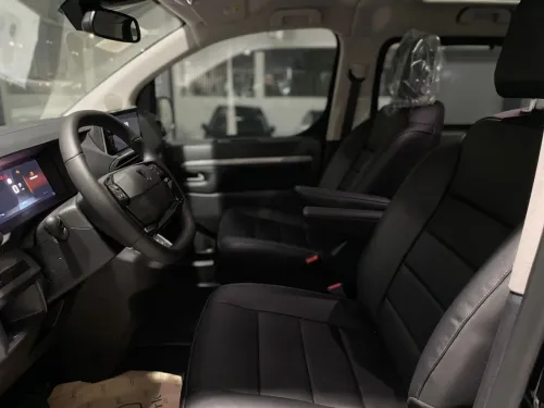 Peugeot Traveller 2025 VIP