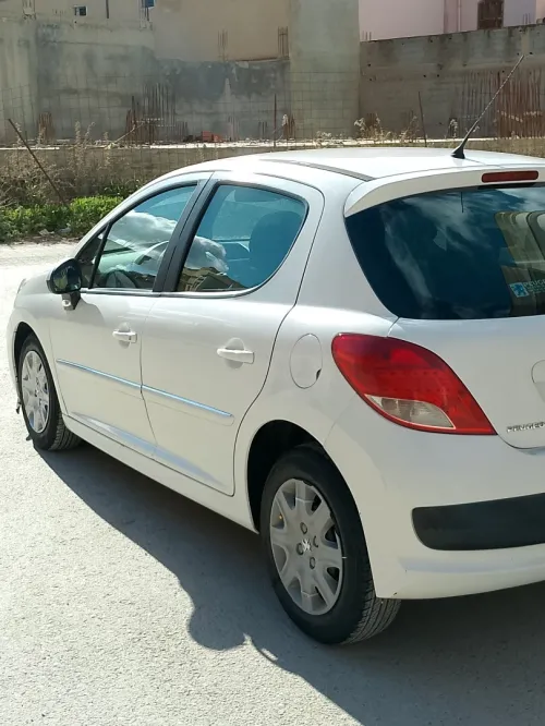 Peugeot 207 plus 2013 207 plus