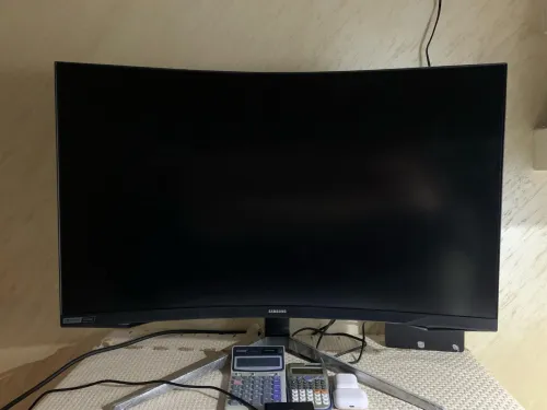 شاشة Samsung Odyssey G7 - 32 بوصة، انحناء 1000R، 240Hz
