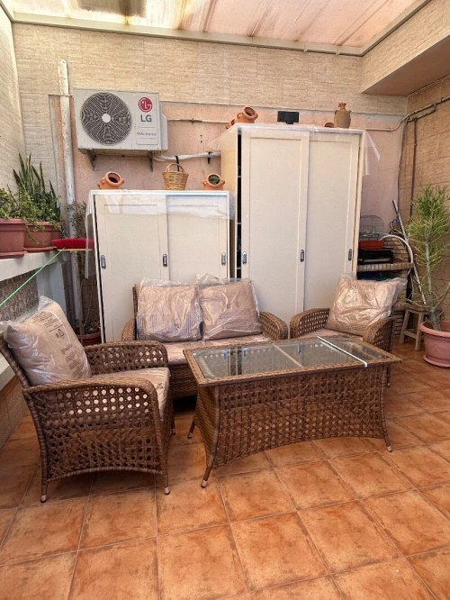 Salon de terrasse ( Malaisie ) sous emballage 