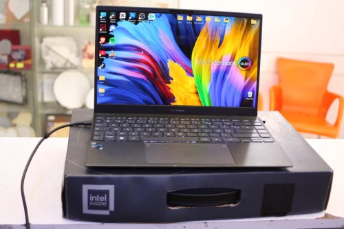 pc portable asus ZENBOOK 13 OLED