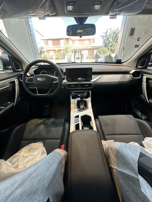 Geely Coolray 2025 