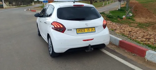Peugeot 208 2015 Access Facelift