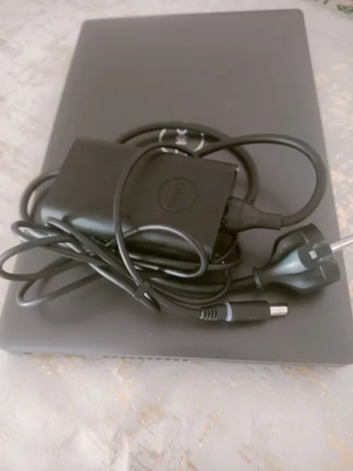 Dell Latitude 5400 | i5 الجيل الثامن | RAM 16GB | SSD سريع | حالة ممتازة   jdid kaba