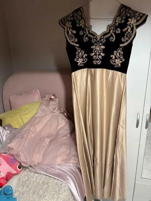 Robe style traditionnel (avec ceinture doré)