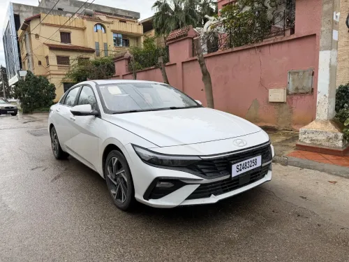 Hyundai Elantra 2025 
