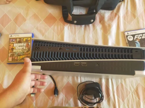  PS5 Fat + Écran Portable Full HD + Accessoires 