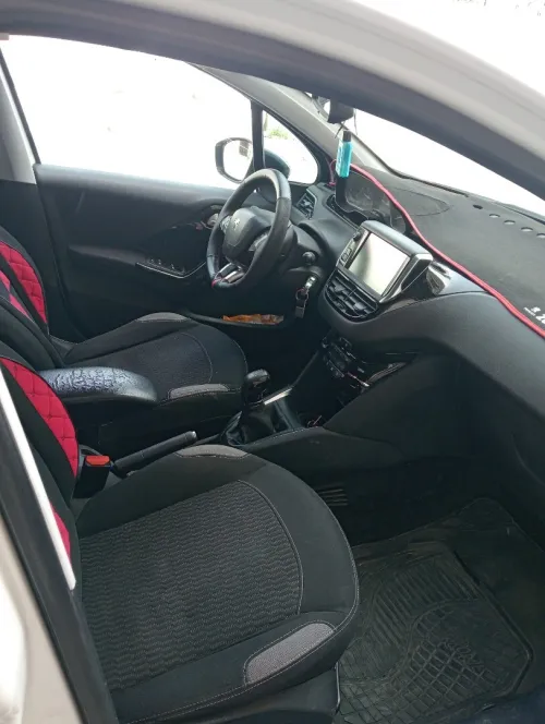 Peugeot 208 2016 Allure Facelift