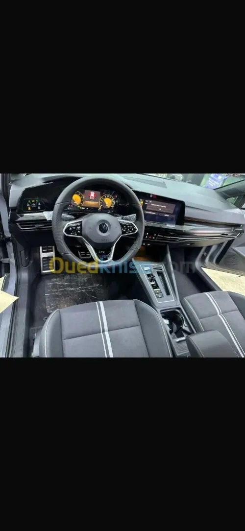 Volkswagen Golf 8 2024 R-Line