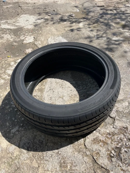 Pneu 275/40 ZR22 107W XL
