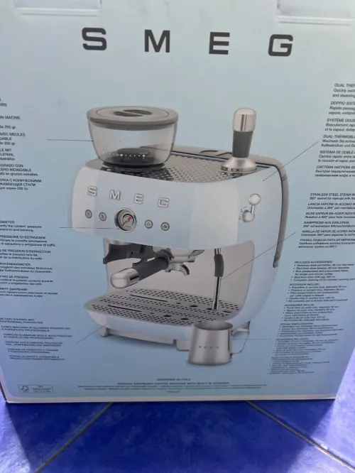 Machine à café et moulin 