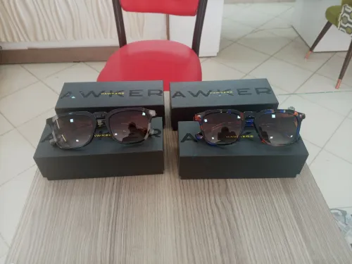 Lunettes de soleil Hawkers originales neuves jamais utilisées