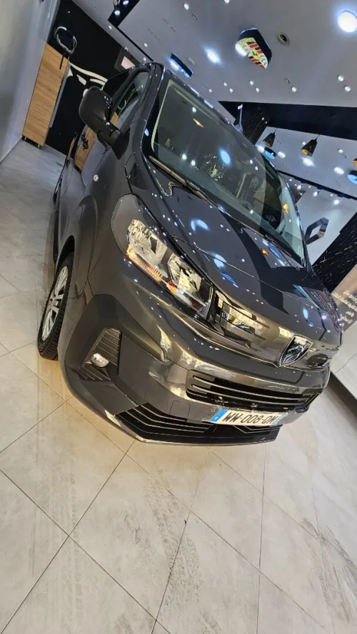 Peugeot Expert 2025 9 place