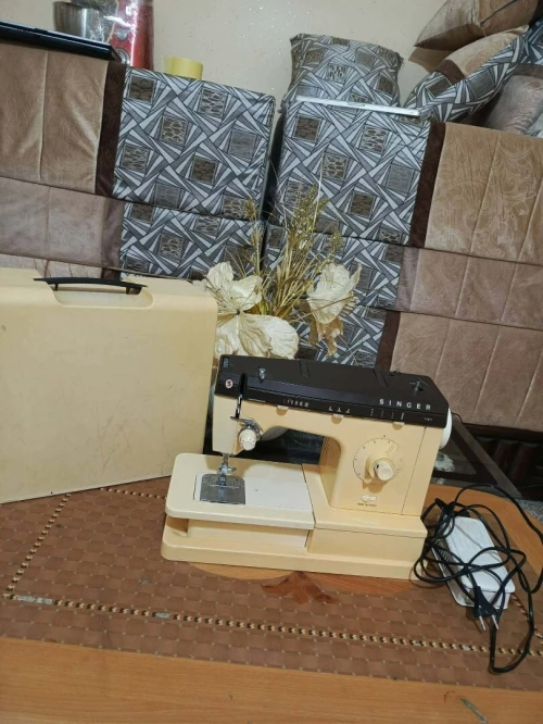 ماكينة خياطة منزلية singer