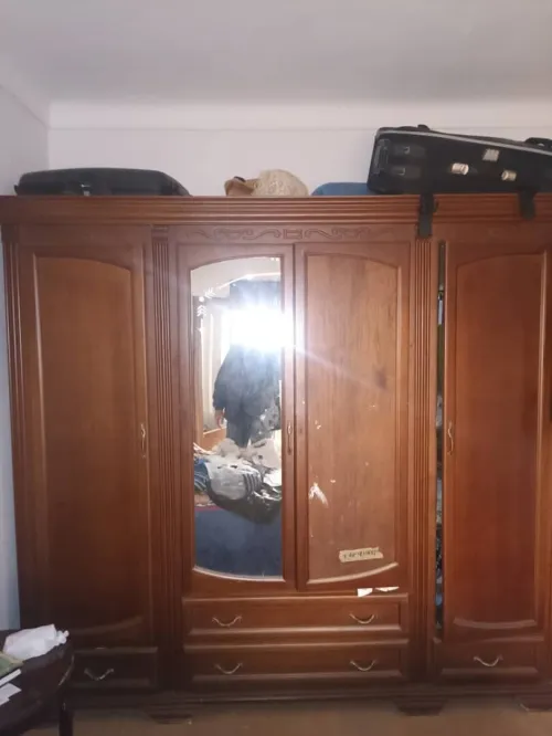 Armoire en bois de chêne 4 portes