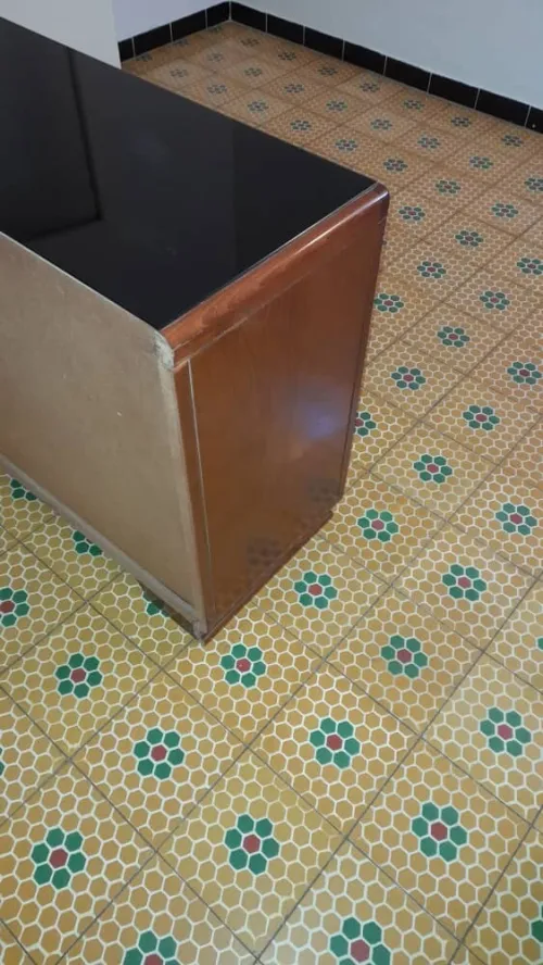 Table télévision en Hêtre
