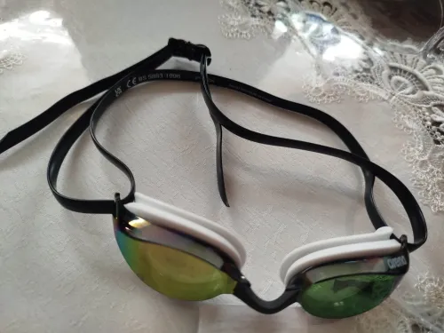 Lunnet de natation arena python