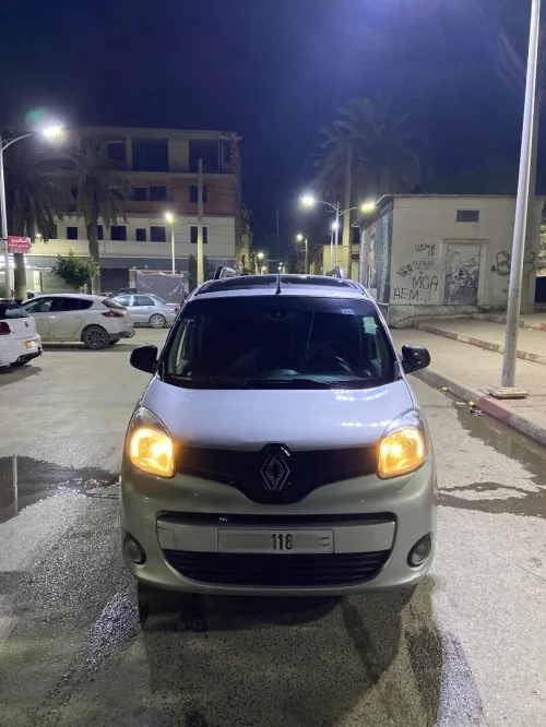 رونو . 2018 