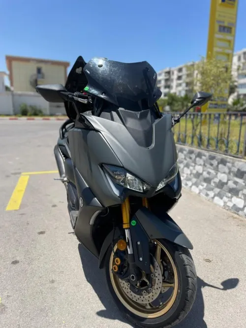 Yamaha Tmax 2022