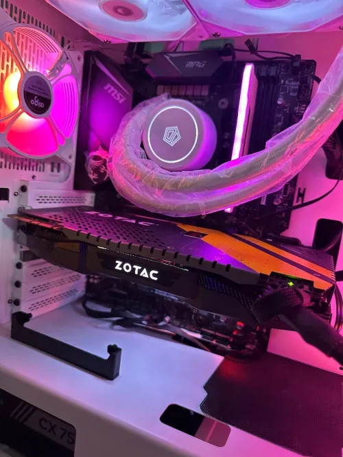 ZOTAC GTX 1070 preque jdida