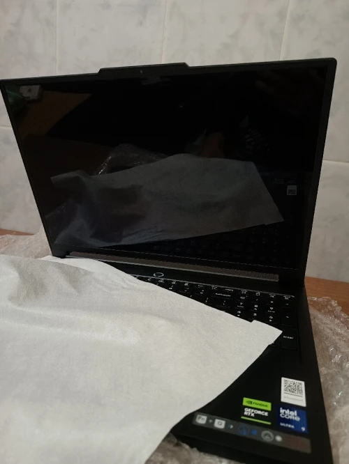 LENOVO LEGION 7 PRO 2025/ULTRA 9-275HX/RAM 32GB/ 2TB /NVIDIA RTX 5080 16GB/ECRAN 16 OLED 2K 240HZ