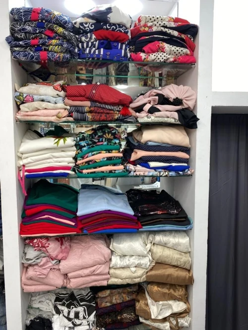 Magasin a liquider سلعة تع حانوت للبيع جملة