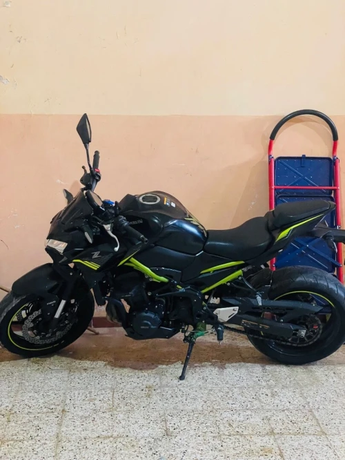 Kawazaki Z900 