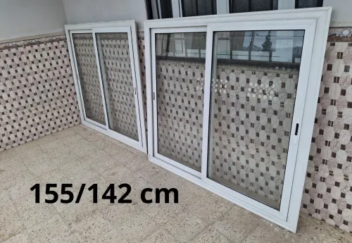 Fenêtres aluminium blanc et marron Bon Prix / نوافذ ألومنيوم باللونين الأبيض والبني