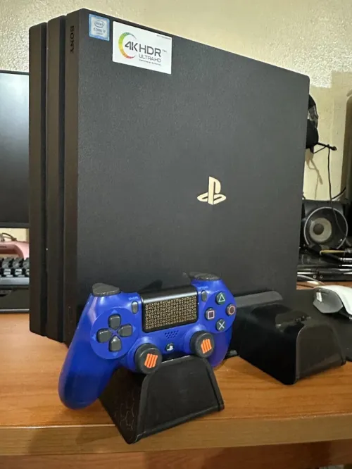 PLAYSTATION PS4 PRO FLASHÉ 11.50 SSD KODAK 1TB MANETTE ORIGINAL DAYS OF PLAY (LIMITED)