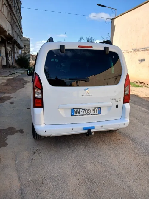 Peugeot Partner 2017 Tepee Allure 