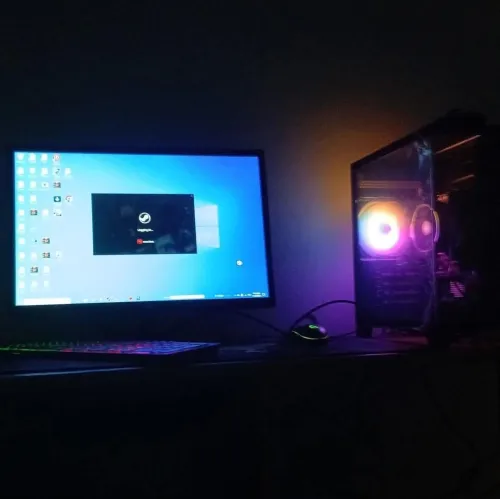 Setup complet Pc gamer R7 5700g avec accessoires et ecran