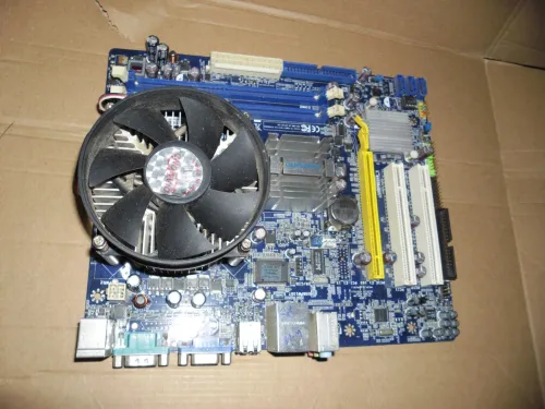 CARTE MERE FOXCONN