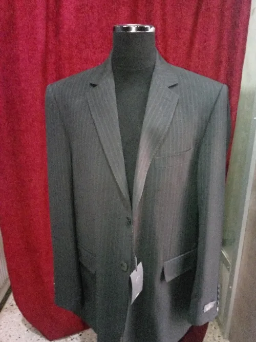 Avendre un lot de costumes et blazers 