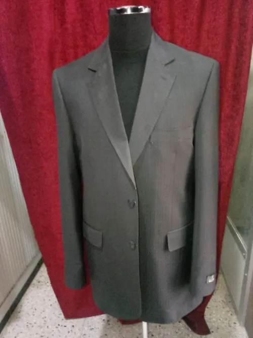 Avendre un lot de costumes et blazers 