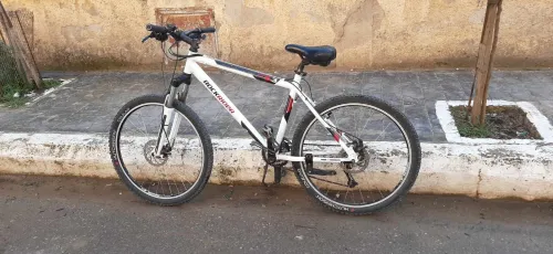 Velo Between Rockrider