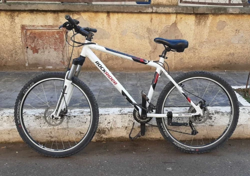 Velo Between Rockrider