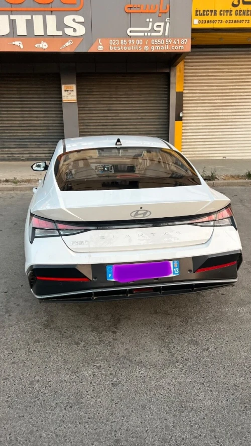 Hyundai Elantra 2025 Line e