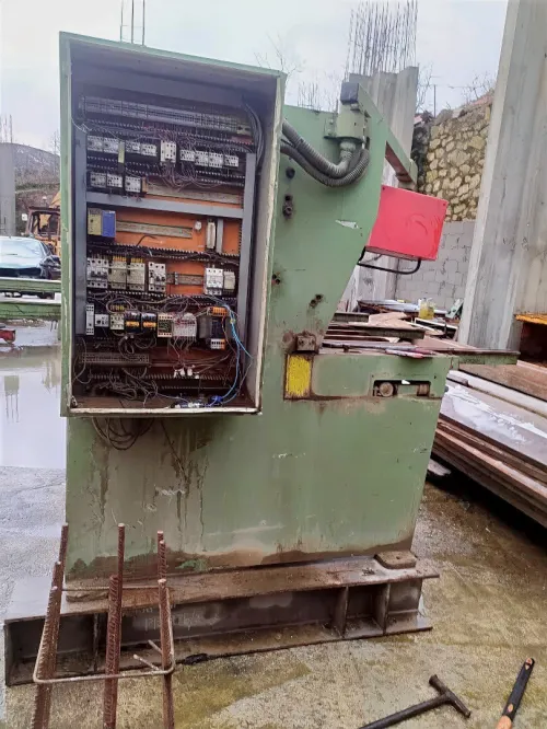 Cisaille guillotine hydraulique industrielle