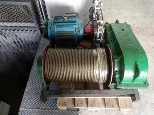 Treuil électrique industriel