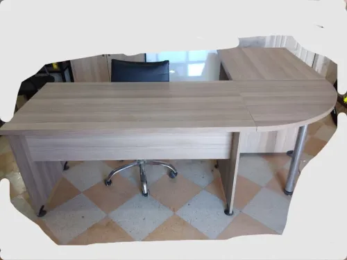 Bureau d'angle avec caisson