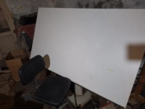 Table de dessin avec son siège 