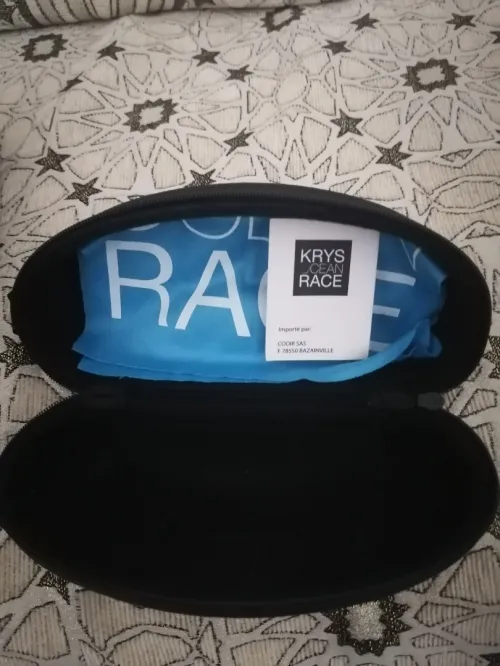 deux paires de lunettes originales