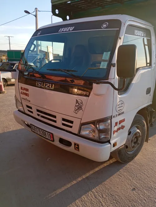 Isuzu Faracha 2008