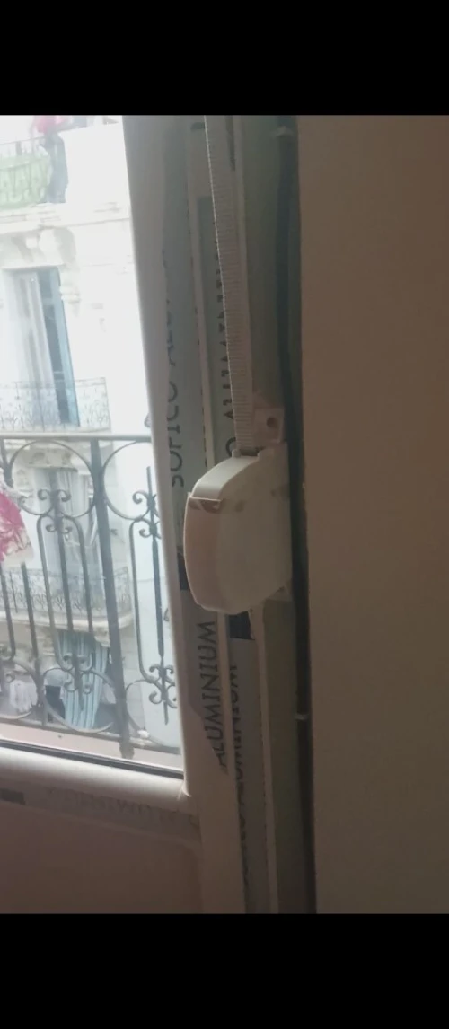 Réparation  aluminium et PVC rideaux volet roulant تصليح نجارة الالمنيوم 