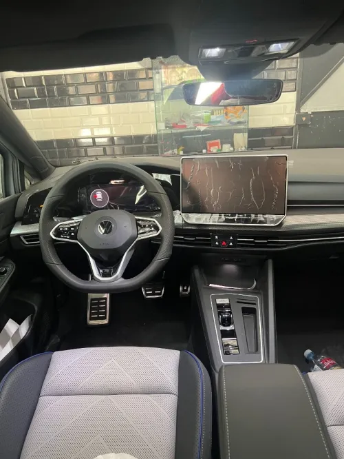 Volkswagen Golf 8 2025 R-Line
