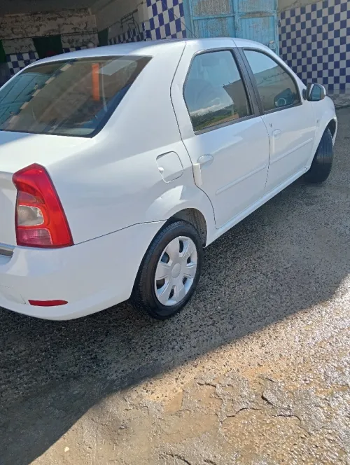 Dacia Logan 2012 Latot