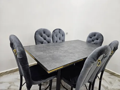  طاولة طعام + 6 كراسي قطيفة فخمة 