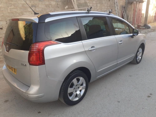 Peugeot 5008 2012 Allure